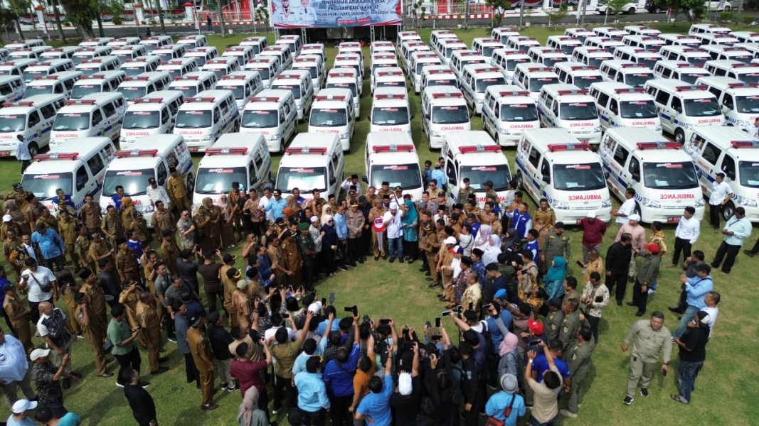 130 Ambulans Diserahkan ke Desa, Kado HUT RI ke-80 dari Gubernur Helmi Hasan