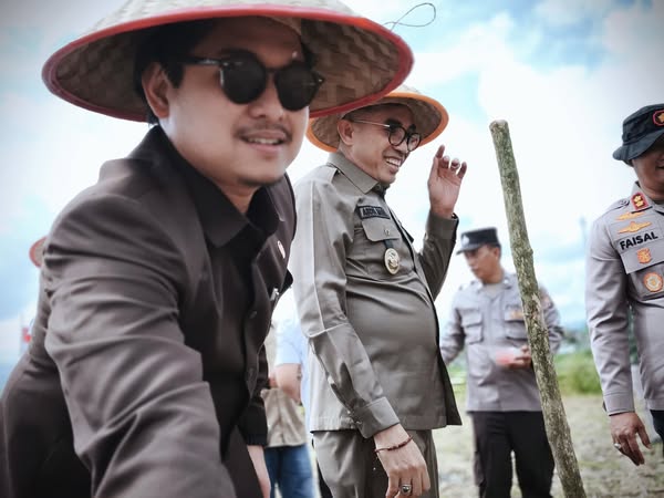 Ketua DPRD Kepahiang Hadiri Penanaman Jagung Serentak di Desa Suro Lembak