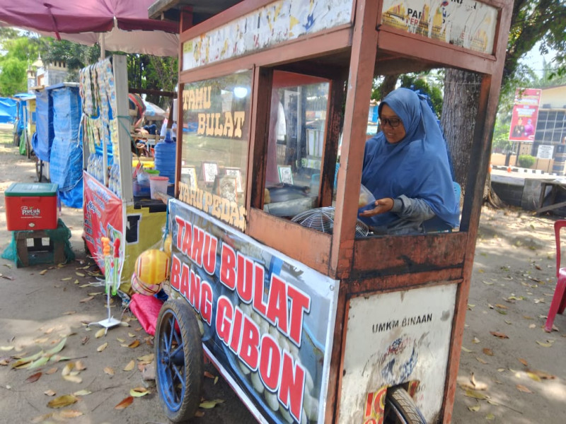 Kelezatan Tahu Bulat Bang Gibon: Kuliner Favorit dengan Rasa Khas di Bengkulu