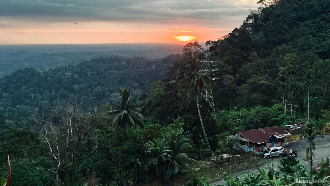 Liku Sembilan Jadi Pilihan Favorit Menikmati Sunset Sambil Ngopi