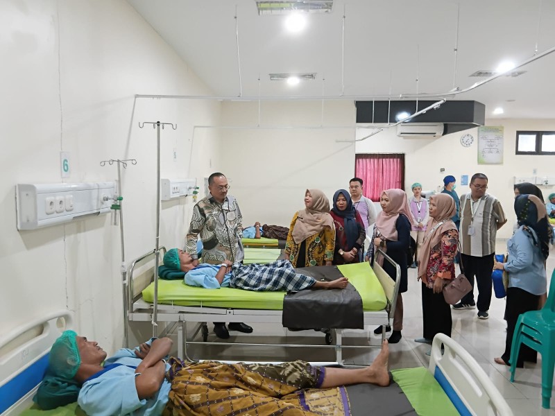 Hari Ayah Nasional 2025,  Deputi Bidang KB-KR Wahidin Tinjau Pelayanan KB Steril di Bengkulu