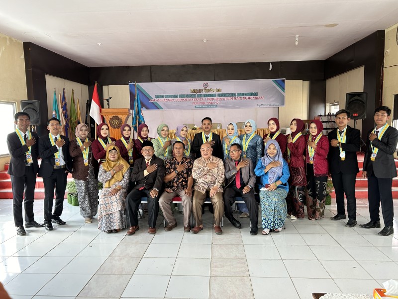 Dio Riski Yudisiawan Terbaik Prodi Ilmu Ilmu Komunikasi UNRAS Tahun 2025