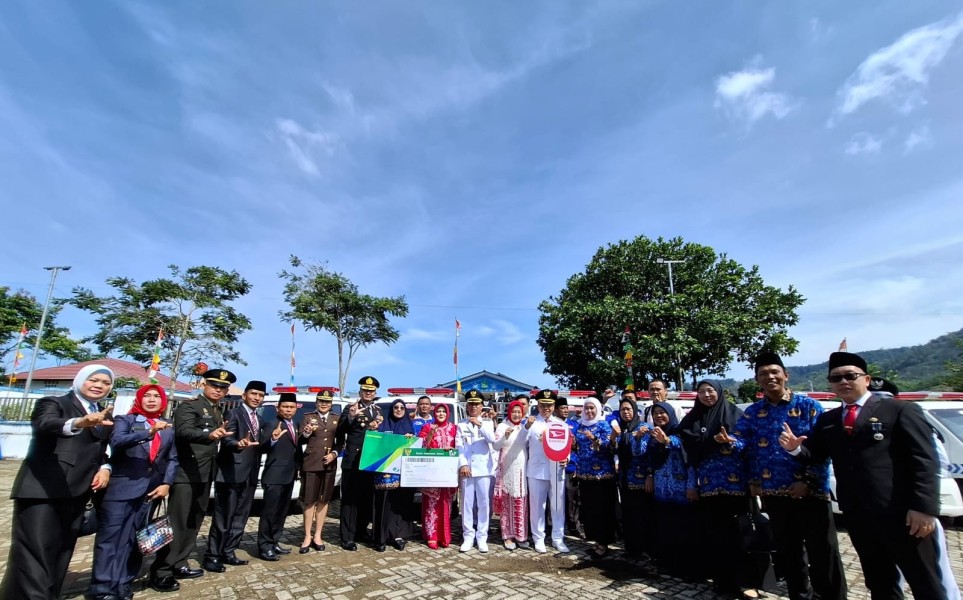 Pemkab Lebong Distribusikan 12 Ambulans, Bupati: Khusus Orang Sakit, Bukan untuk Rapat
