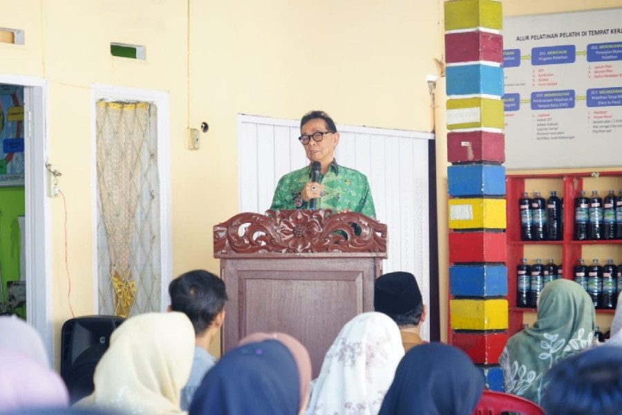 Bupati Hidayatullah Sjahid Resmi Buka Pelatihan Membatik Kontemporer di LPK Adella