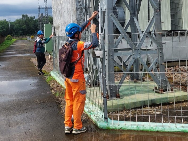 Pemasangan Pagar Listrik pada Switchyard Gardu Induk Tegangan Ekstra Tinggi 275 kV Lahat