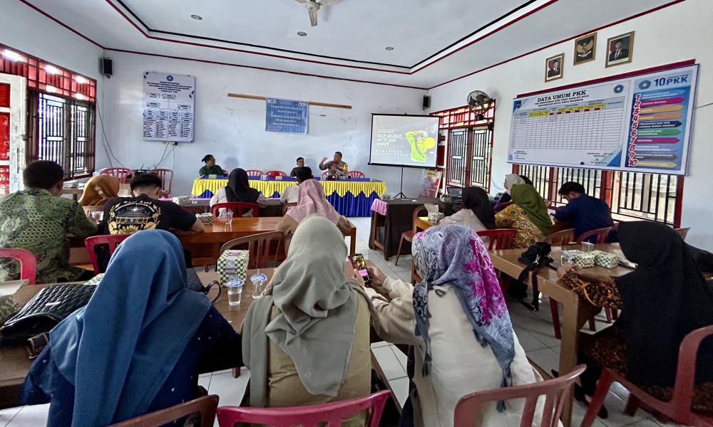 Dosen UNRAS Bekali Warga Karang Suci Ilmu Manajemen Media Sosial yang Aman dan Bermanfaat